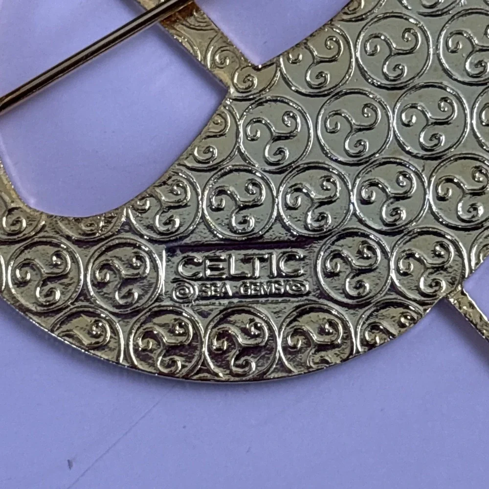 Vintage Celtic Sea Gems Triskelion Knotwork Enamel Gold Tone Brooch Pin